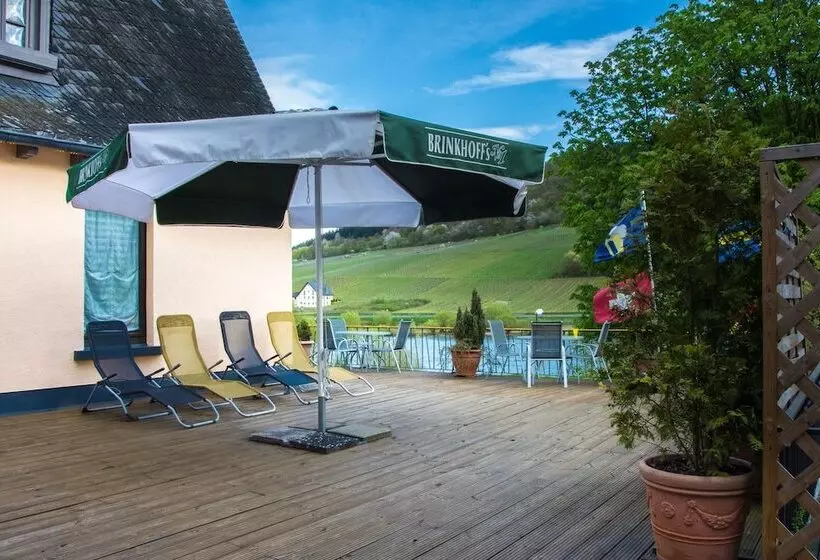 בית מלון כפרי Zum Valwiger Herrenberg