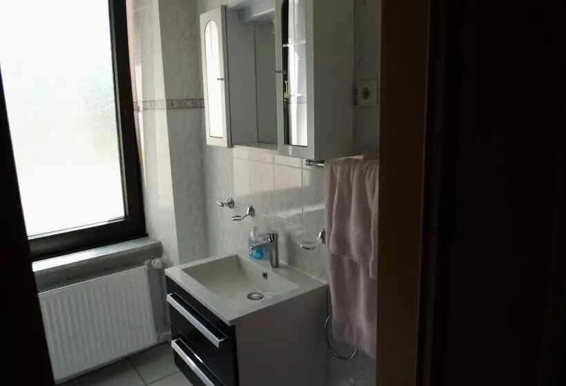 בית מלון כפרי Zum Valwiger Herrenberg