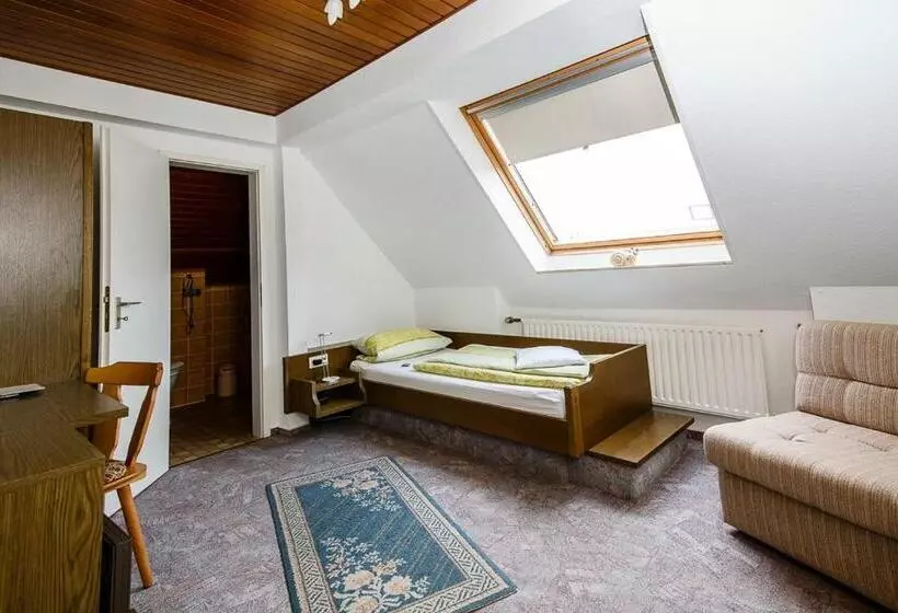 Villa Bruderfels, Garni