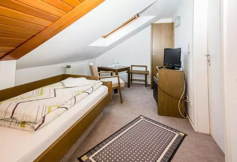 Villa Bruderfels, Garni