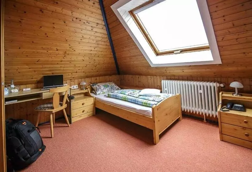 Villa Bruderfels, Garni