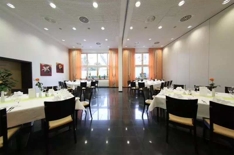 호텔 & Restaurant Goldener Pflug