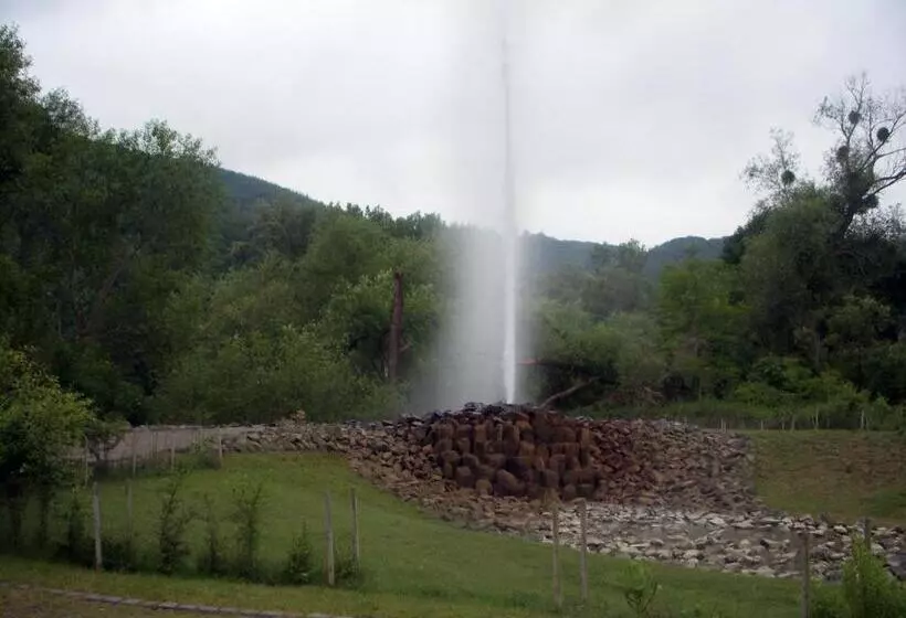 בית מלון כפרי Burgklause