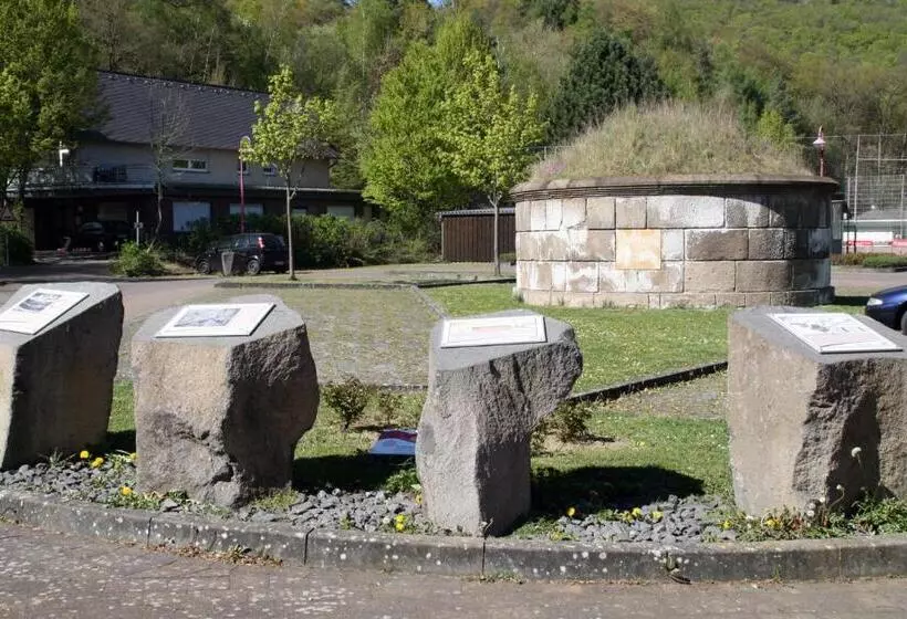 בית מלון כפרי Burgklause