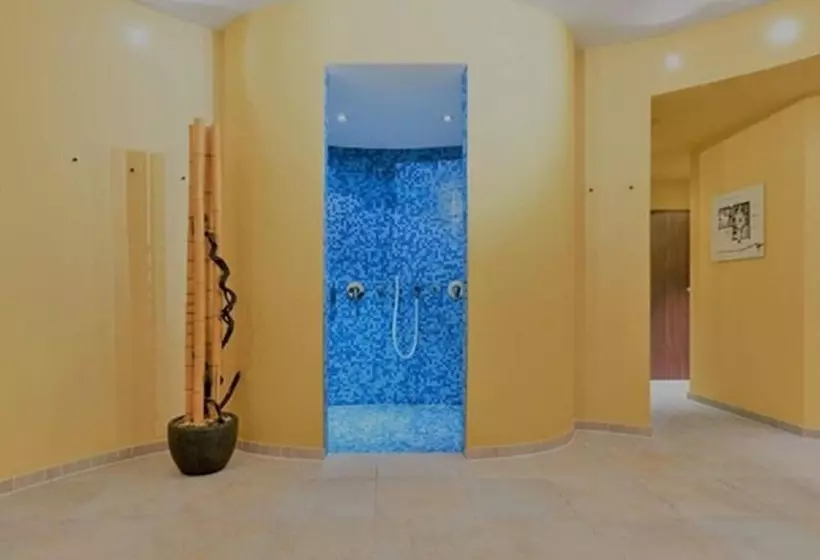 Отель City Oase Lb