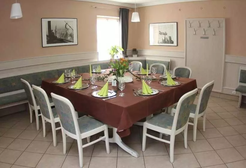 هتل Dresden Domizil