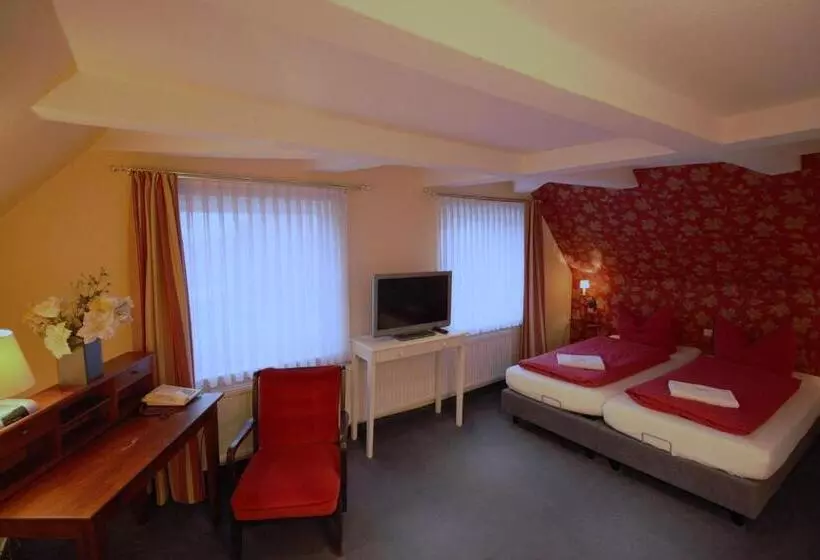 فندق Garni Zur Linde