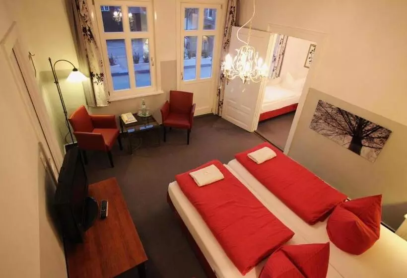 فندق Garni Zur Linde