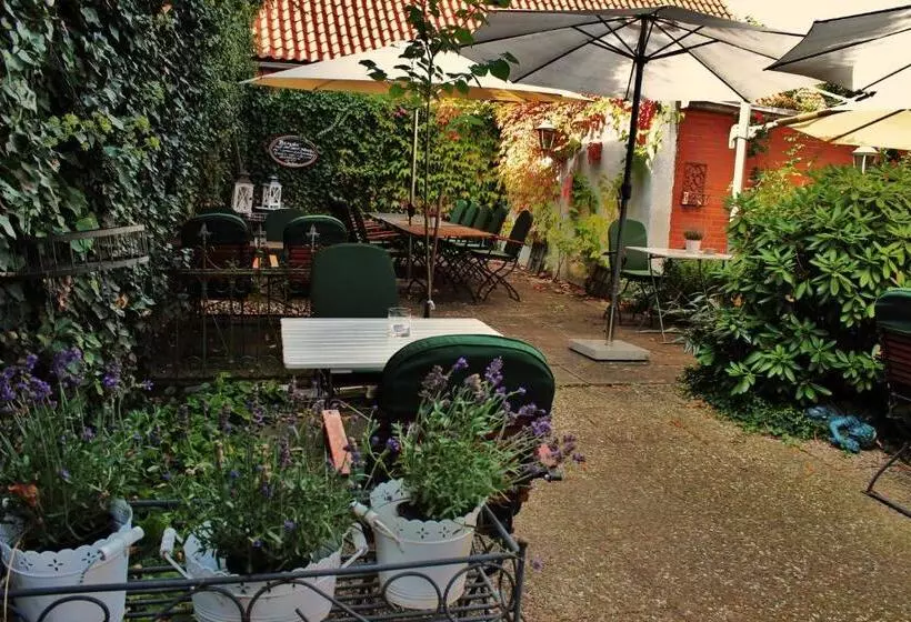 فندق Garni Zur Linde