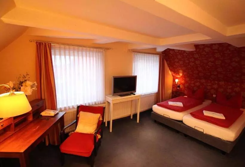 فندق Garni Zur Linde