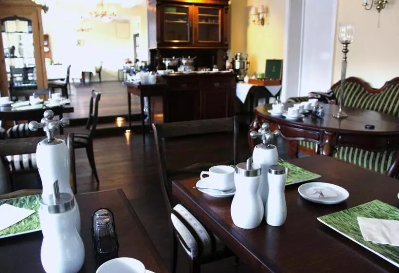 فندق Garni Zur Linde