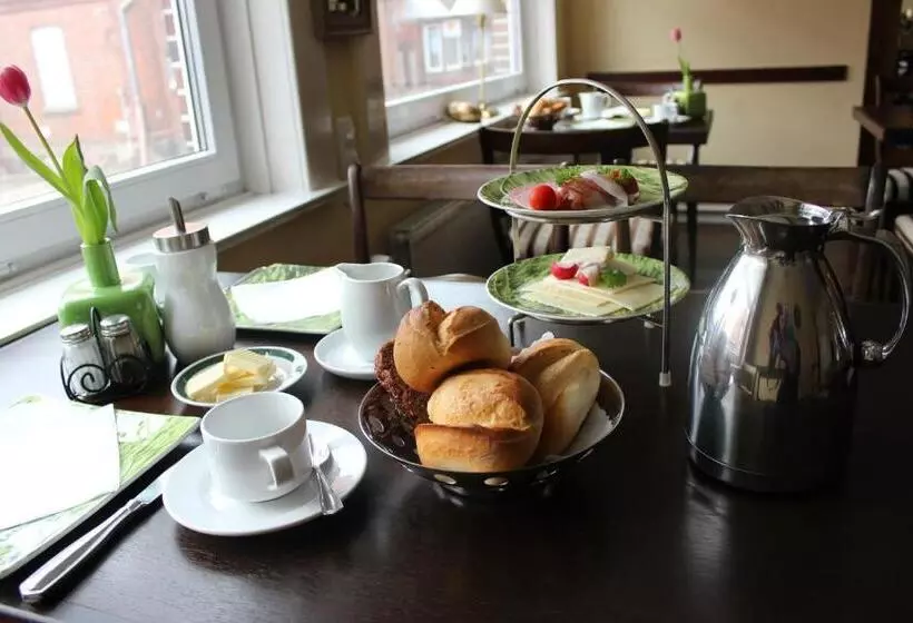 فندق Garni Zur Linde