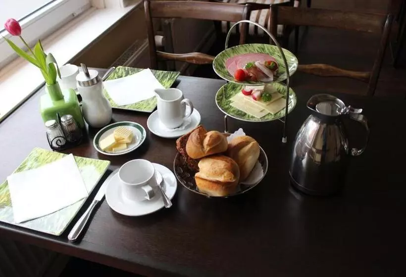 فندق Garni Zur Linde