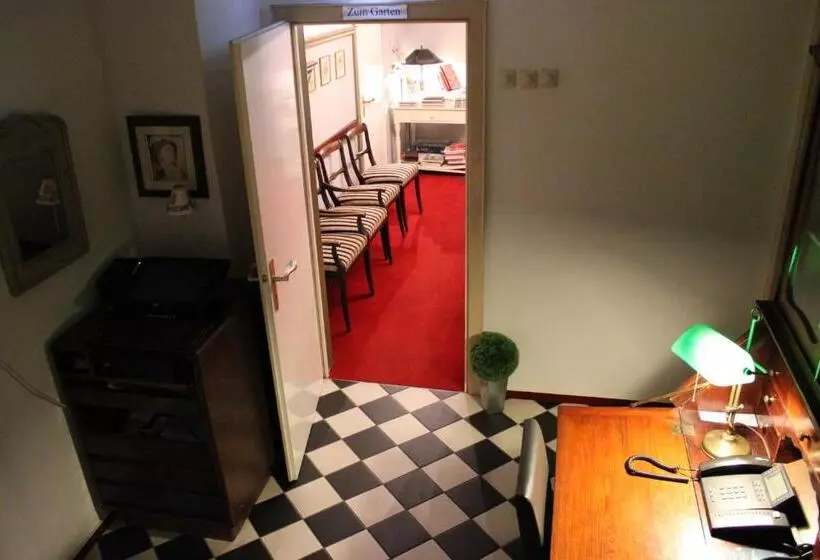 فندق Garni Zur Linde