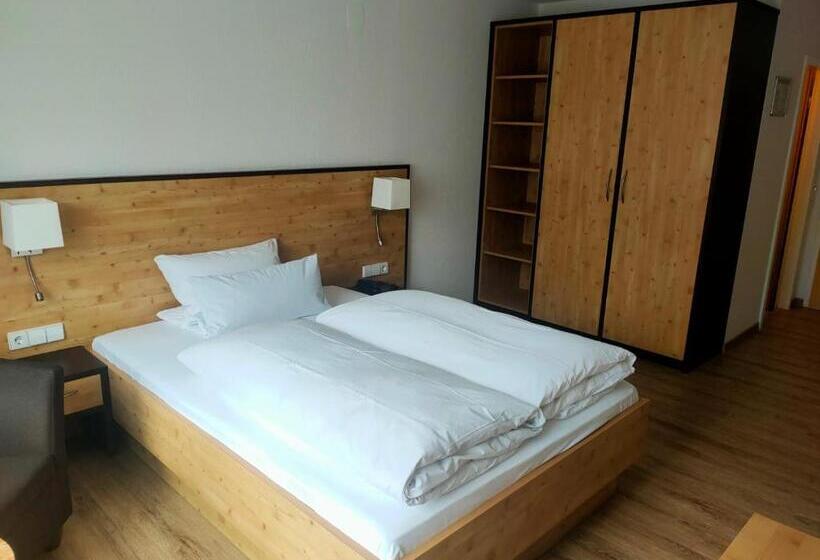 فندق Lowen By Mastiff