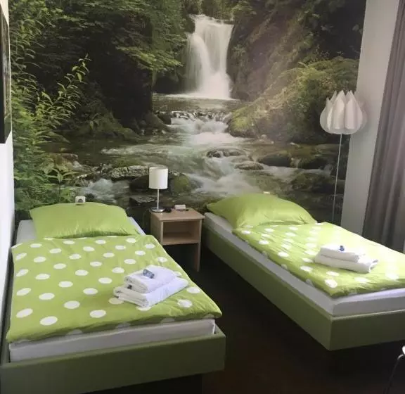 בית מלון כפרי Mama Mia Garni