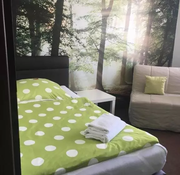 בית מלון כפרי Mama Mia Garni