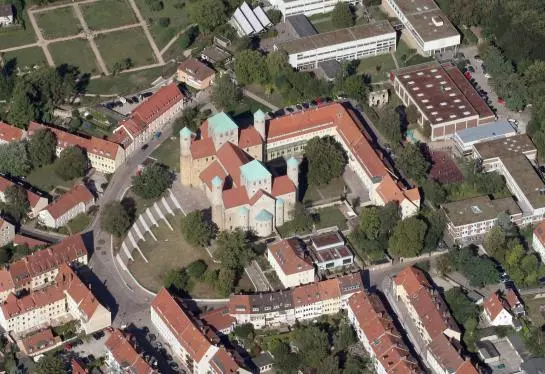 Отель Michaeliskloster Tagungsstaette