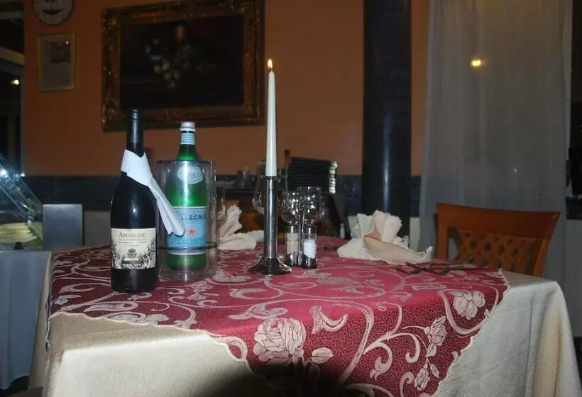 فندق & Restaurant Garda