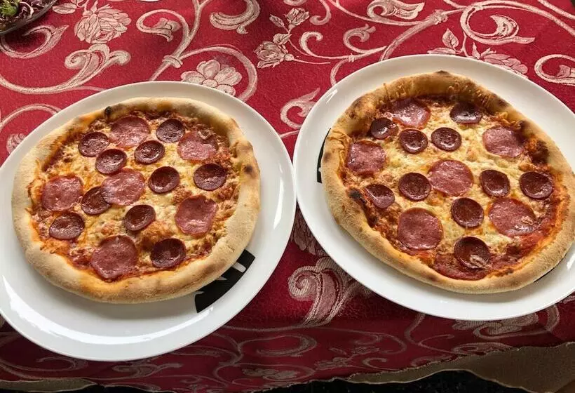 فندق & Restaurant Garda