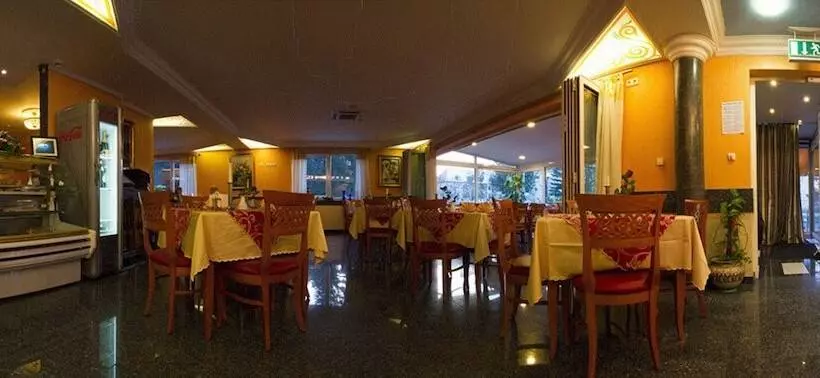 فندق & Restaurant Garda