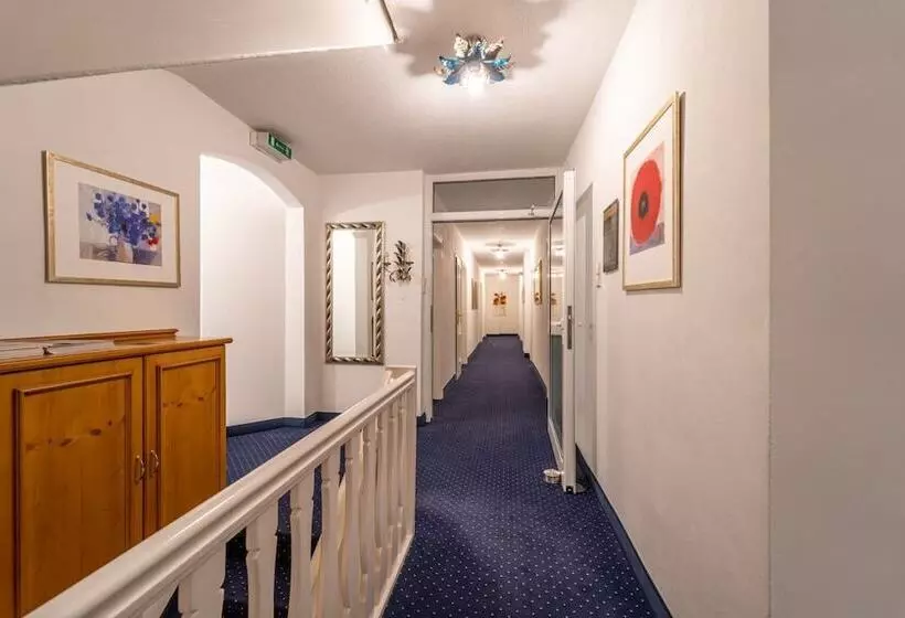 ホテル Wurttemberger Hof