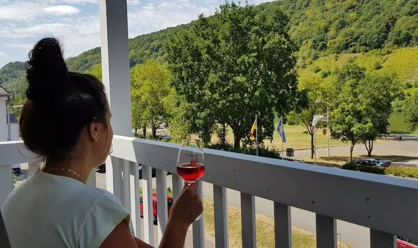 בית מלון כפרי Zum Anker Thulls Restaurant