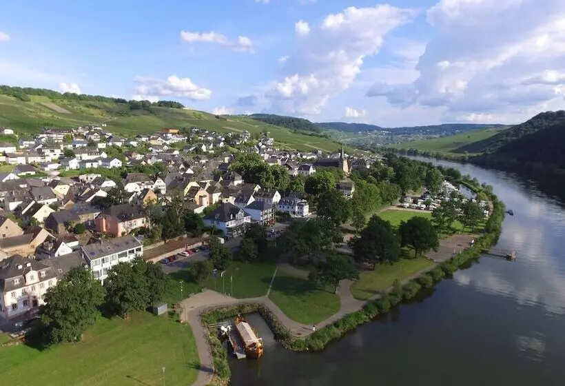 בית מלון כפרי Zum Anker Thulls Restaurant