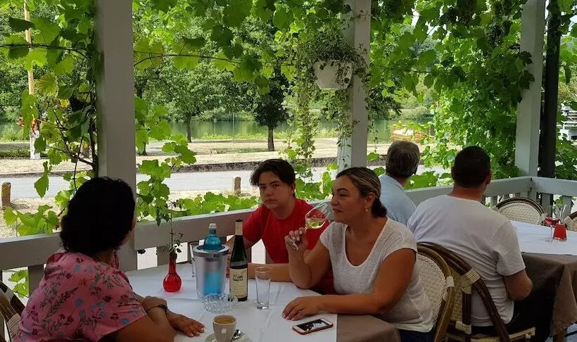 בית מלון כפרי Zum Anker Thulls Restaurant