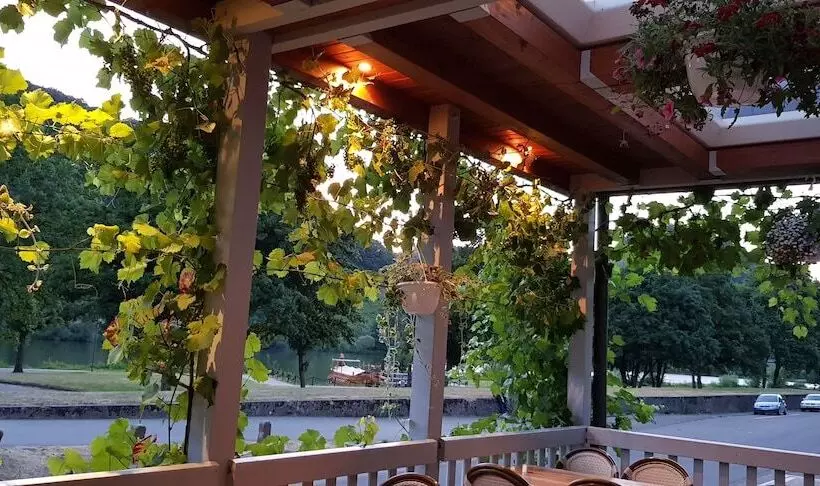 בית מלון כפרי Zum Anker Thulls Restaurant