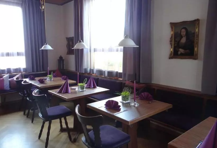 호텔 Restaurant Zum Goldenen Hahnen