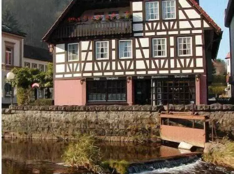 호텔 Zur Alten Brücke