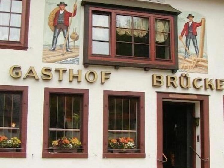 Hotelli Zur Alten Brücke
