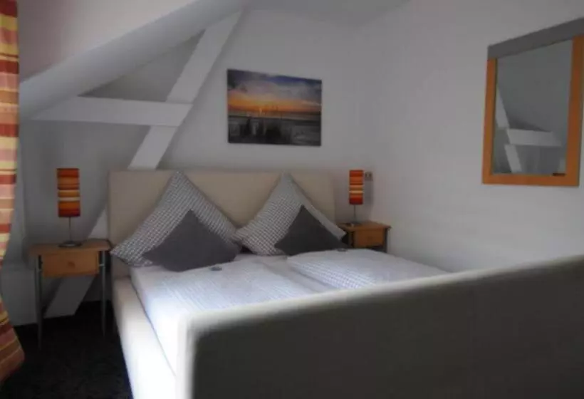 پانسیون Und Gastehaus Will