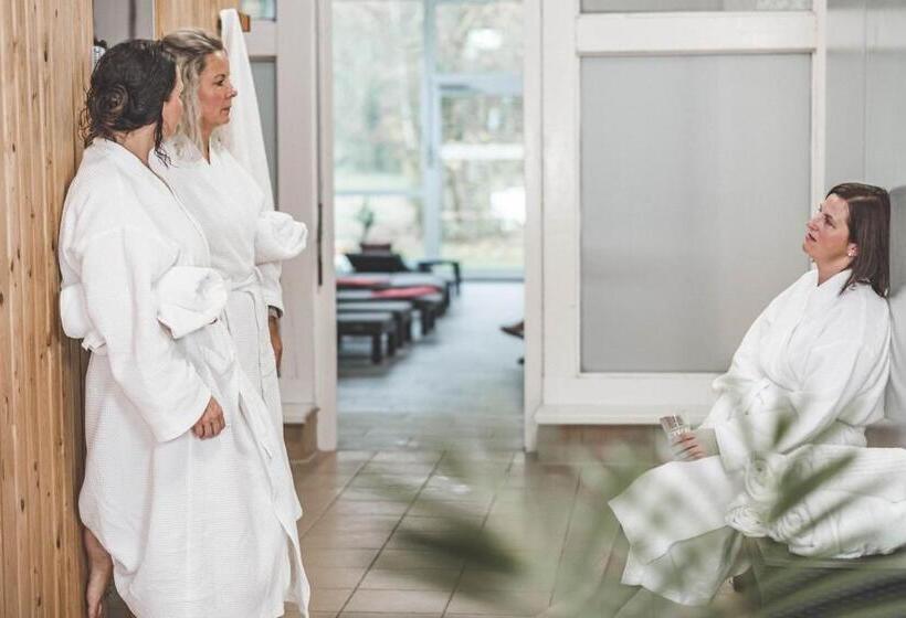 Wellness  & Sporthotel Haus Am See