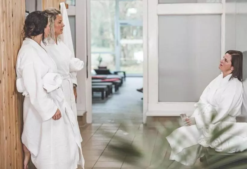 Wellness  & Sporthotel Haus Am See