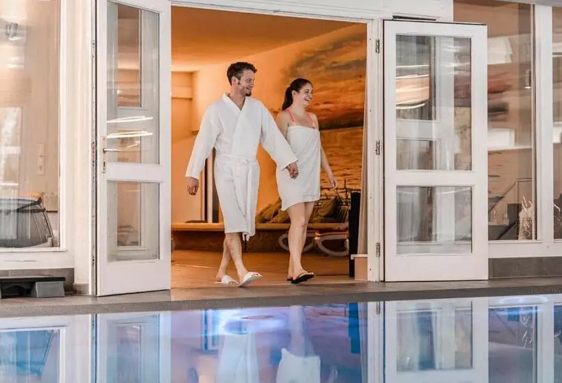 Wellness  & Sporthotel Haus Am See