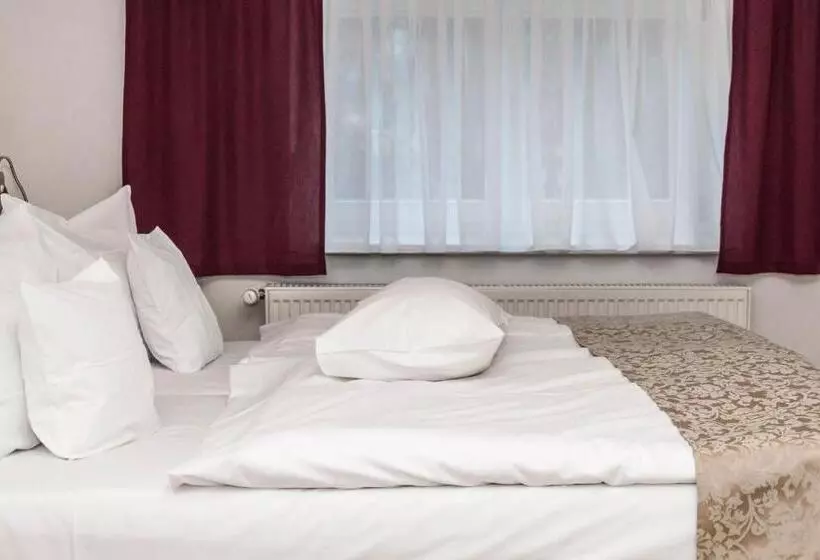 Wellness  & Sporthotel Haus Am See