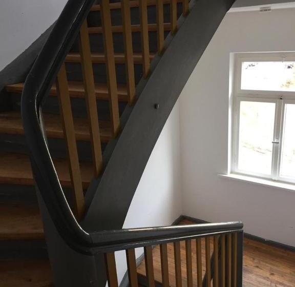 مبيت وإفطار Achtzimmer