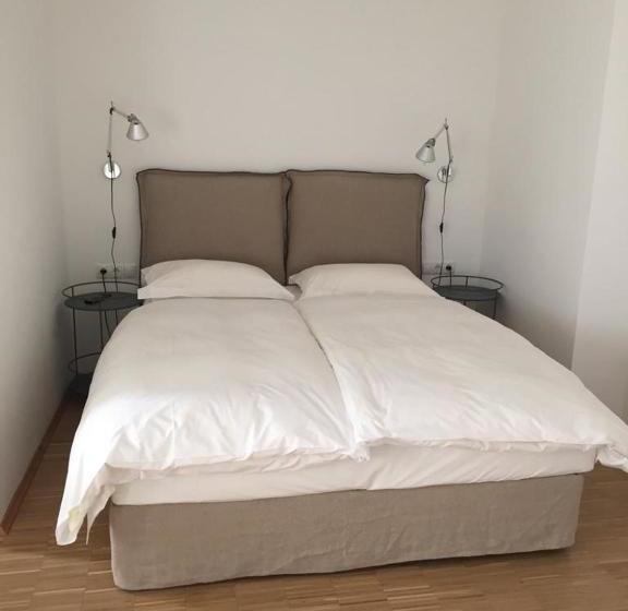 مبيت وإفطار Achtzimmer