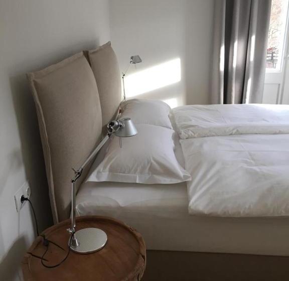 مبيت وإفطار Achtzimmer