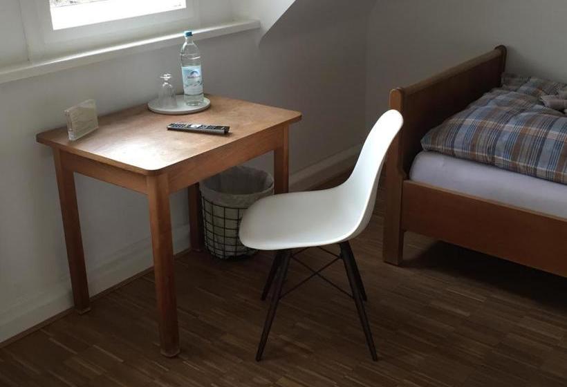 مبيت وإفطار Achtzimmer