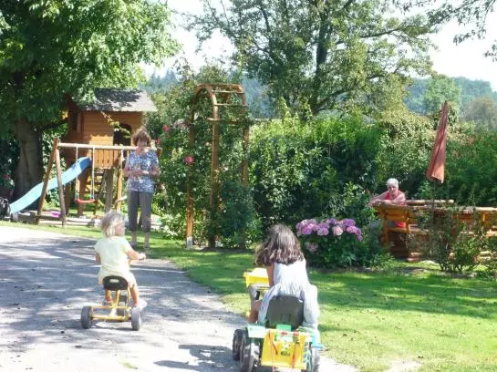 Familienbauernhof Strassbauer