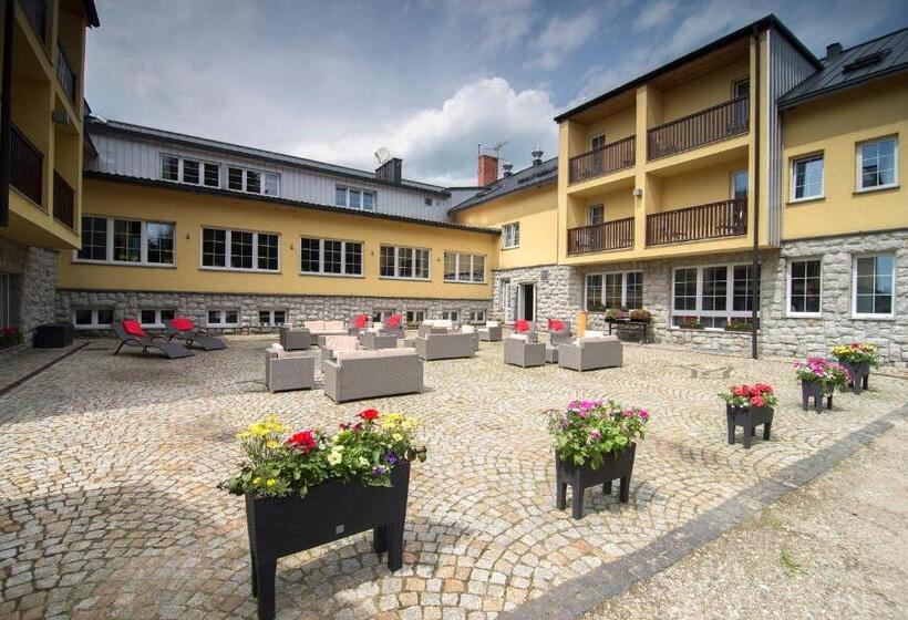 فندق Biathlon Sport & Spa