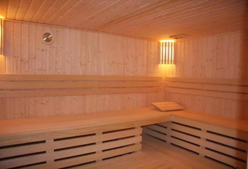 هتل Biathlon Sport & Spa