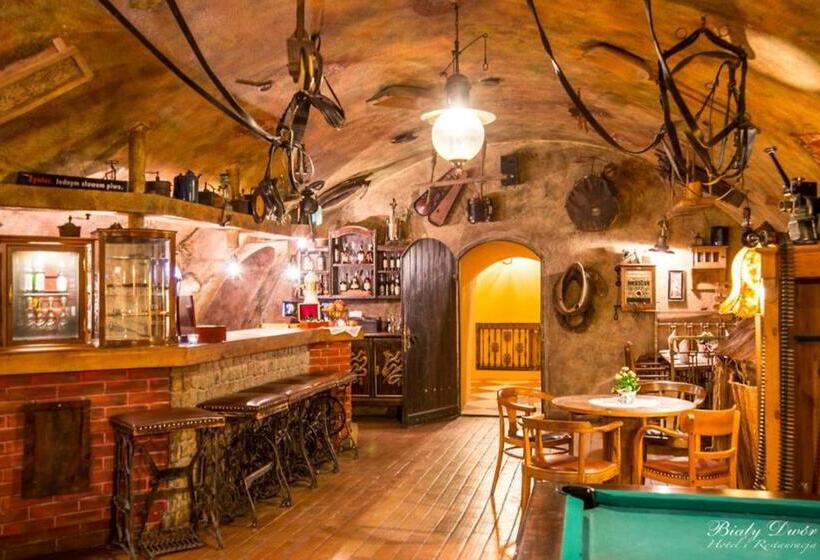 酒店 Biały Dwór