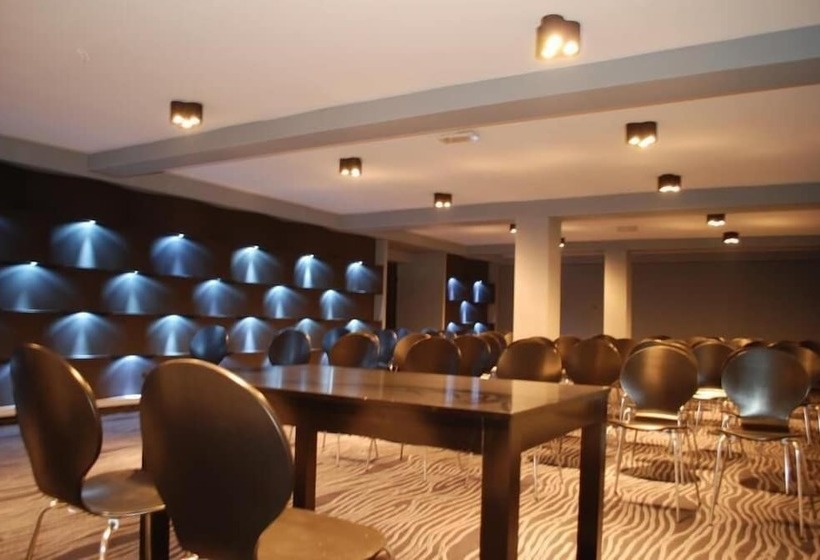 호텔 Black & White