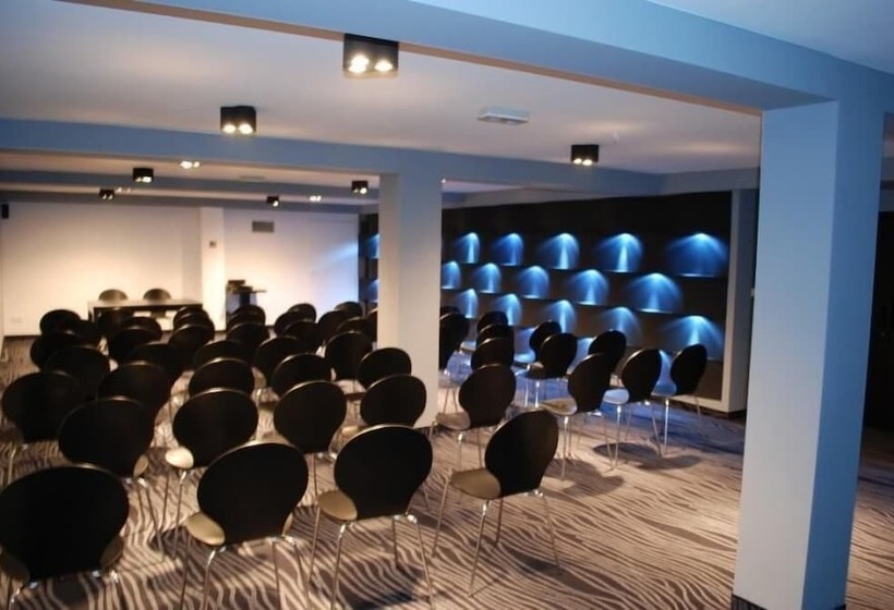 호텔 Black & White