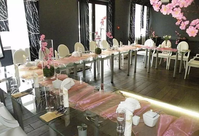 فندق Black & White