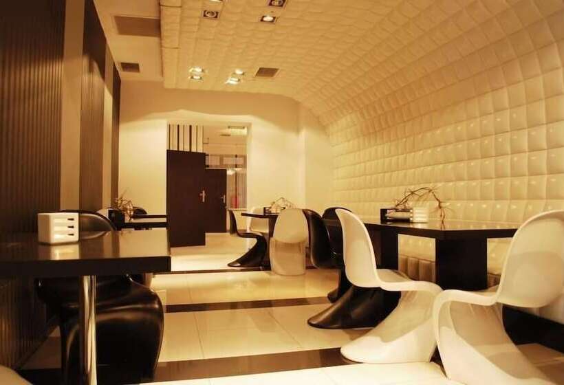 호텔 Black & White